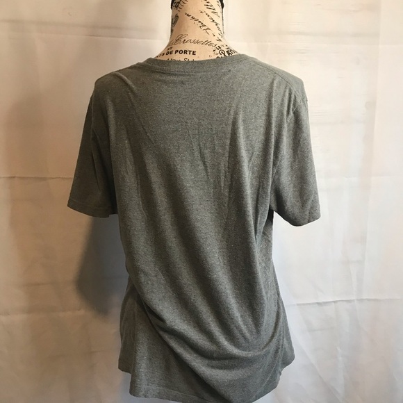 Old navy t shirt - Picture 3 of 4